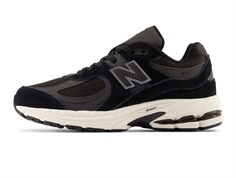 New Balance black phantom 2002 sneaker